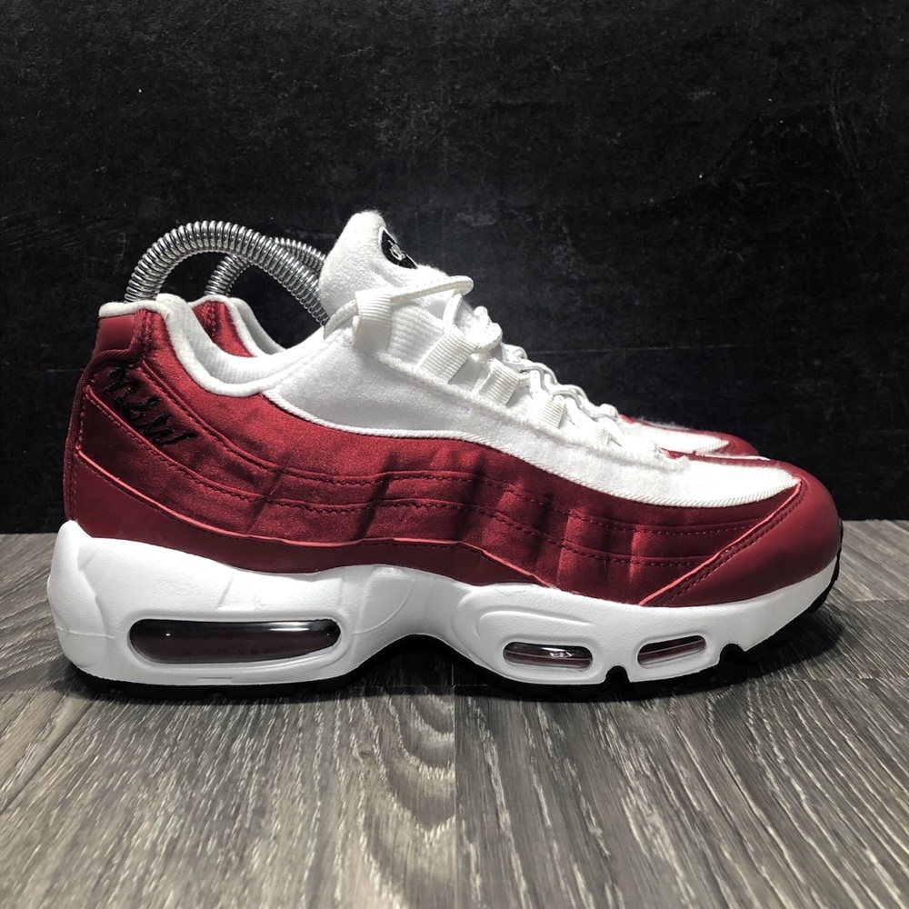 Nike Air Max 95 LX Red Crush Satin & Terry NWOT - Picture 3 of 8